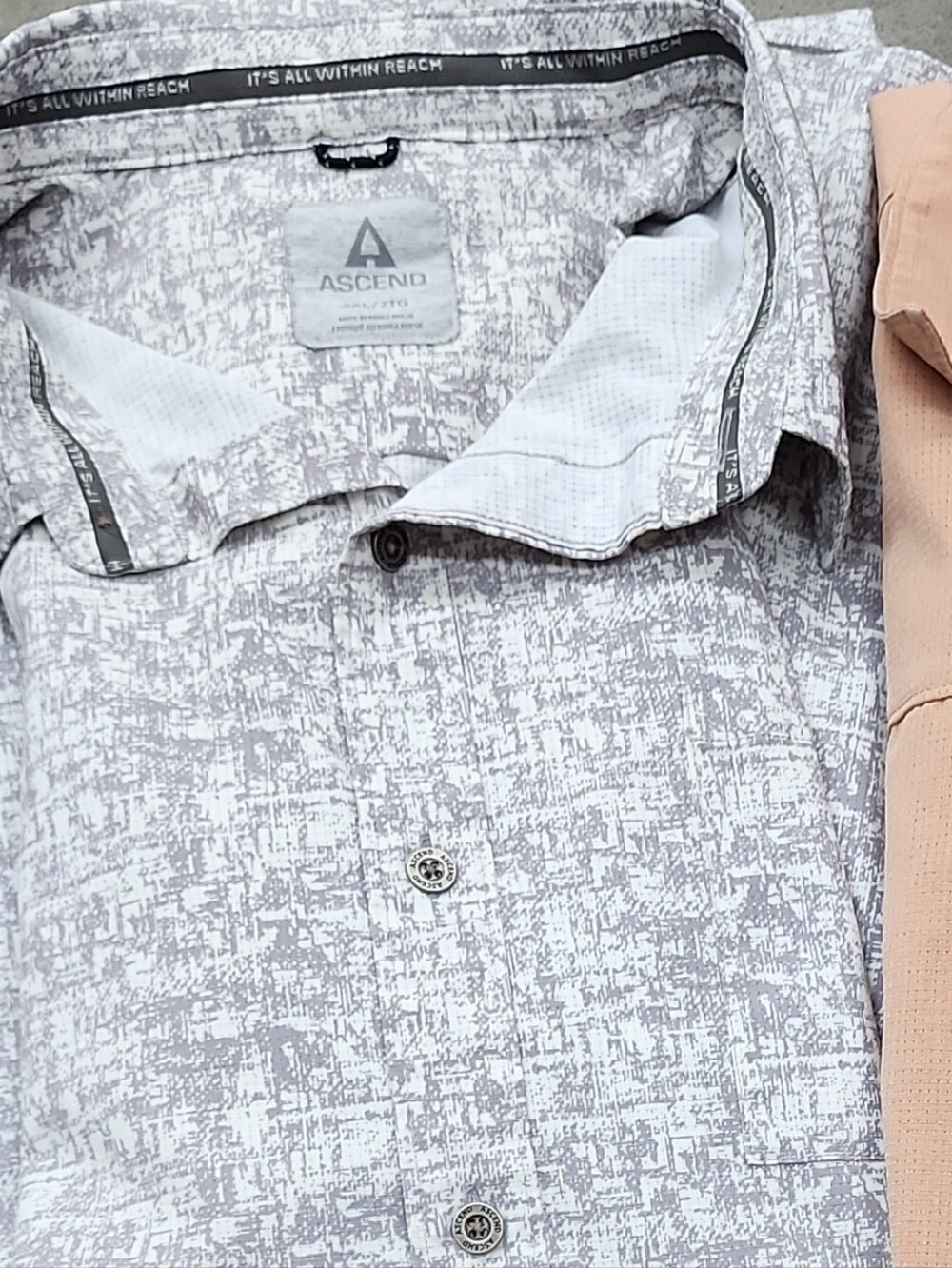 Ascend Men's Button-Down Shirt - Light Gray Pattern